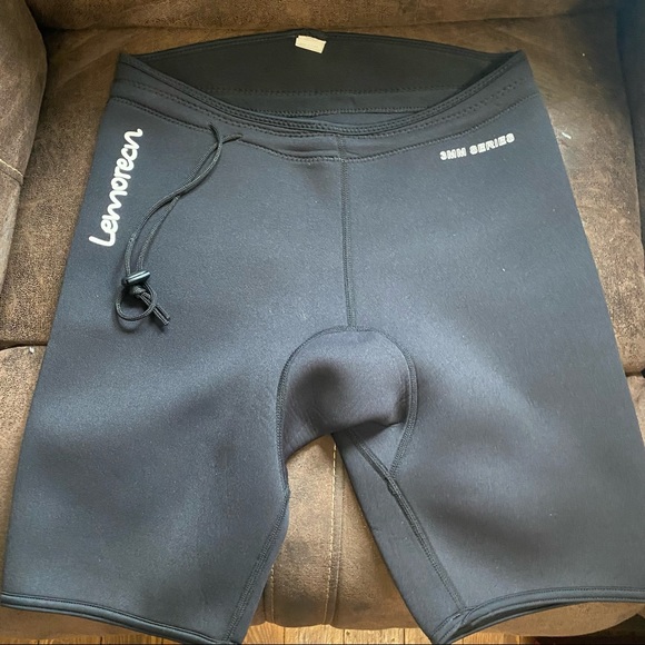 Lemorecn wet suit size Large (14) - Picture 2 of 7